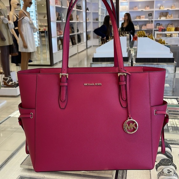 Michael Kors Gilly Large Drawstring Travel Leather Top Zip Tote
Carmine Pink
NWT - Picture 11 of 16
